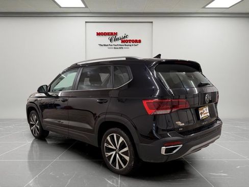 Used 2024 Volkswagen Taos SE FWD image 5