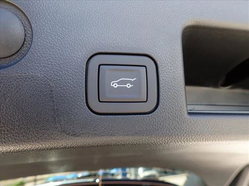 New 2026 Chevrolet Equinox LT w/ Convenience Package II AWD/4WD image 9