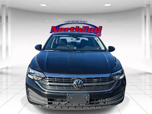 Used 2024 Volkswagen Jetta SE image 8