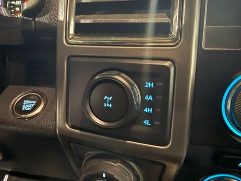 Used 2018 Ford F150 Raptor w/ Equipment Group 802A Luxury image 33