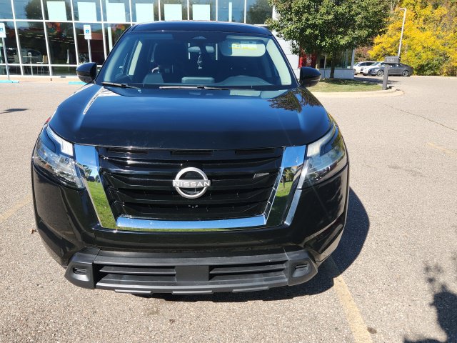 Used 2022 Nissan Pathfinder S AWD/4WD image 4