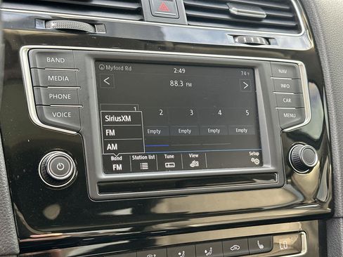 Used 2017 Volkswagen Golf SEL image 16