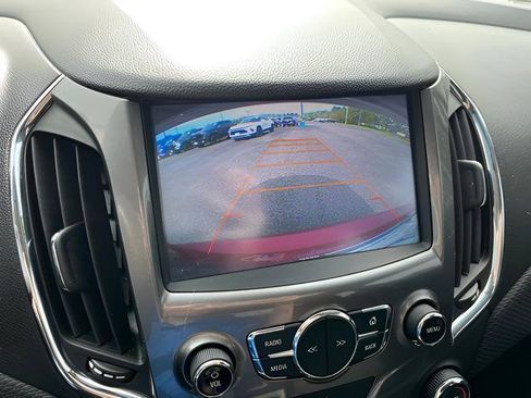 Used 2017 Chevrolet Cruze LT w/ Sun And Sound Package FWD image 17
