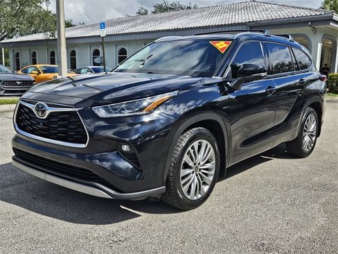 Used 2022 Toyota Highlander Platinum image 1
