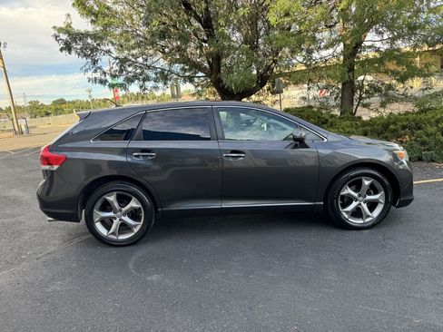 Used 2010 Toyota Venza image 8