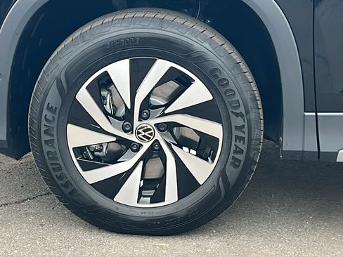 New 2026 Volkswagen Tiguan S image 9