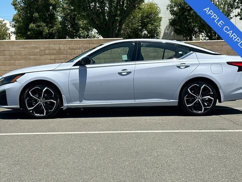 Used 2024 Nissan Altima 2.5 SR FWD image 7