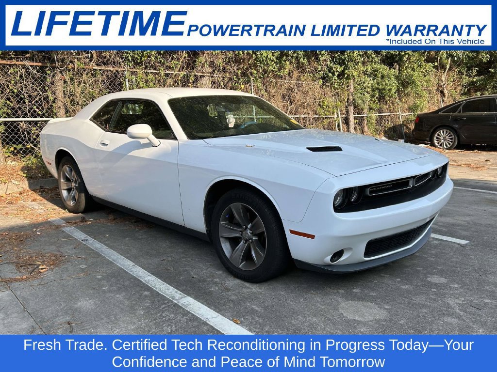 Used 2019 Dodge Challenger SXT RWD image 1