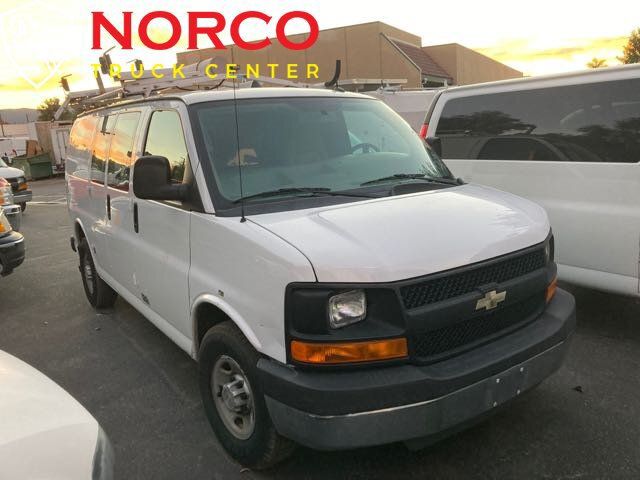 Used 2014 Chevrolet Express 2500 RWD image 2