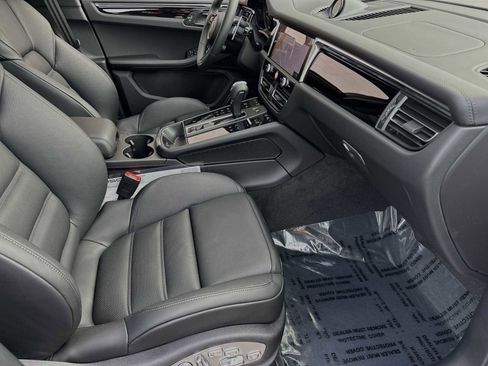 New 2025 Porsche Macan image 17