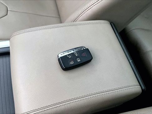 Used 2013 Land Rover Range Rover Evoque Pure Premium image 10