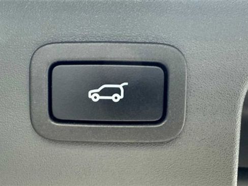 Used 2019 Land Rover Discovery Sport HSE image 34