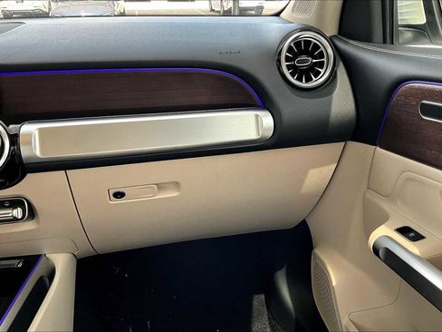 Certified 2023 Mercedes-Benz GLB 250 w/ Premium Package image 18