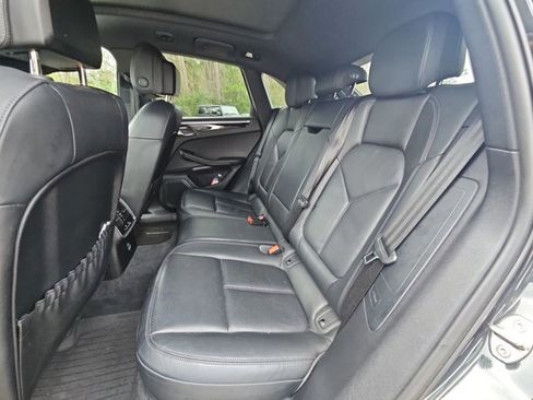 Used 2023 Porsche Macan image 18
