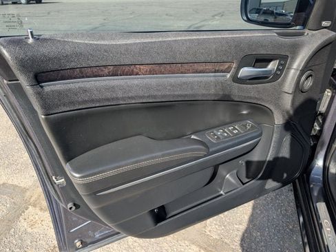 Used 2016 Chrysler 300 C AWD/4WD image 9