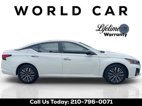 Used 2025 Nissan Altima 2.5 SV FWD image 8