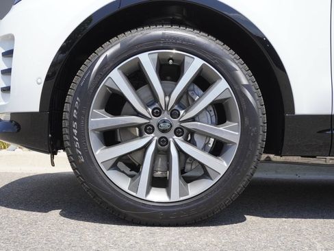 New 2026 Land Rover Discovery Dynamic SE AWD/4WD image 32