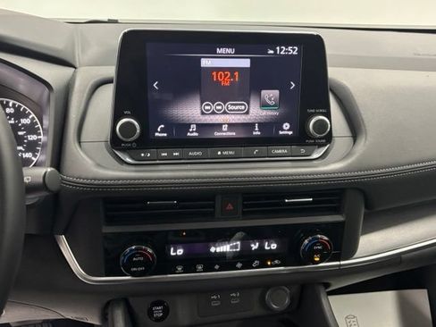Used 2025 Nissan Rogue SV AWD/4WD image 26