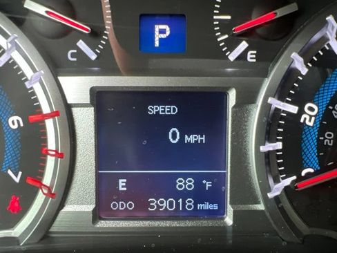 Used 2019 Toyota 4Runner TRD Off-Road AWD/4WD image 15