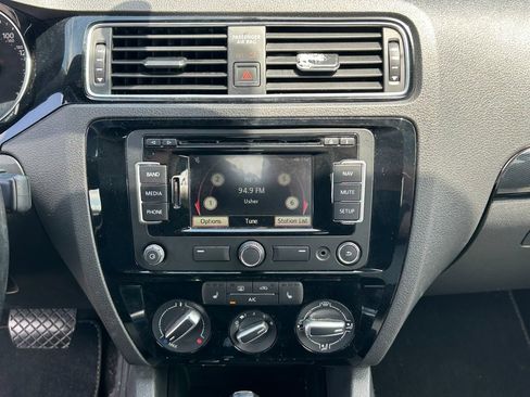 Used 2015 Volkswagen Jetta Sport FWD image 14