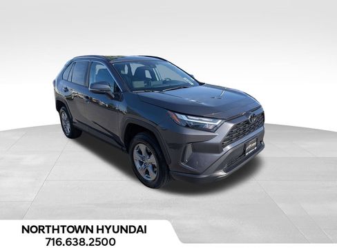 Used 2025 Toyota RAV4 XLE AWD/4WD image 14
