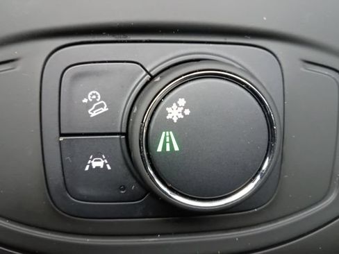 Used 2022 GMC Terrain SLE w/ LPO, Floor Liner Package FWD image 10