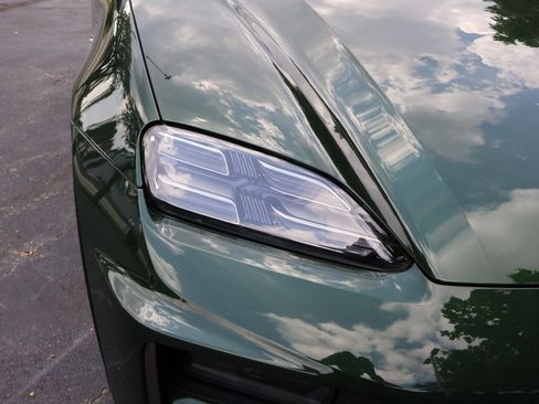 Certified 2024 Porsche Macan Turbo Electric AWD/4WD image 14