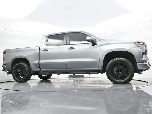 Used 2025 Chevrolet Silverado 1500 LT AWD/4WD image 46