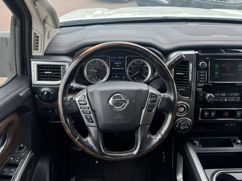 Used 2019 Nissan Titan Platinum Reserve w/ Platinum Utility Package AWD/4WD image 10