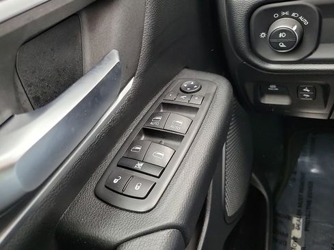 Used 2020 RAM 1500 Big Horn AWD/4WD image 13