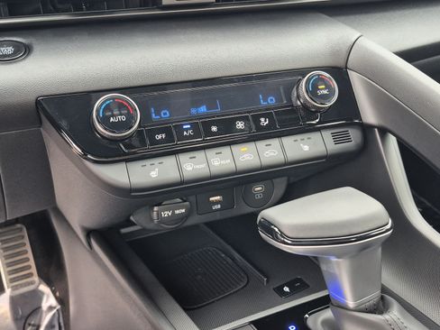 New 2026 Hyundai Elantra SEL Sport FWD image 25