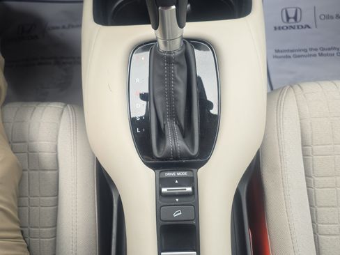 Used 2024 Honda HR-V LX image 21