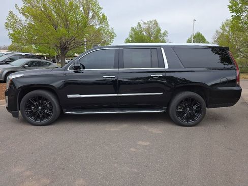Used 2019 Cadillac Escalade ESV Premium Luxury AWD/4WD image 3