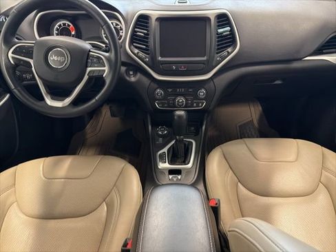 Used 2018 Jeep Cherokee Limited w/ Luxury Group image 15