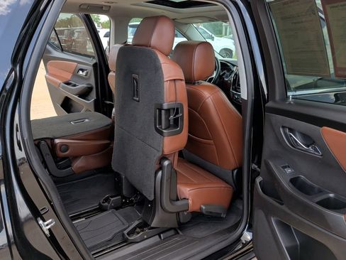 Used 2021 Chevrolet Traverse High Country w/ LPO, Floor Liner Package AWD/4WD image 40