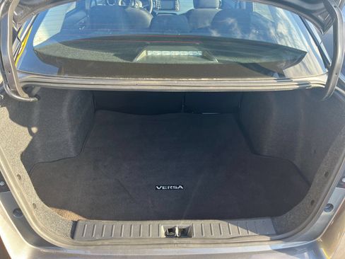 Used 2025 Nissan Versa SV FWD image 31