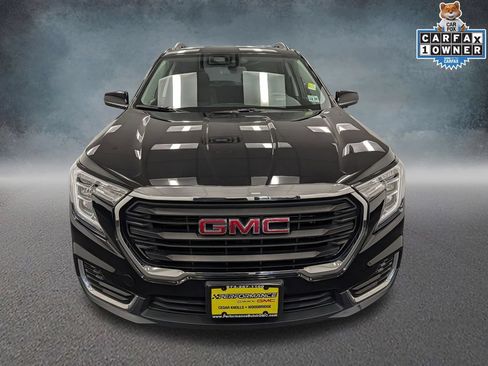 Used 2024 GMC Terrain SLE w/ Driver Convenience Package AWD/4WD image 2