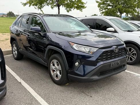Used 2020 Toyota RAV4 XLE w/ Convenience Package AWD/4WD image 10