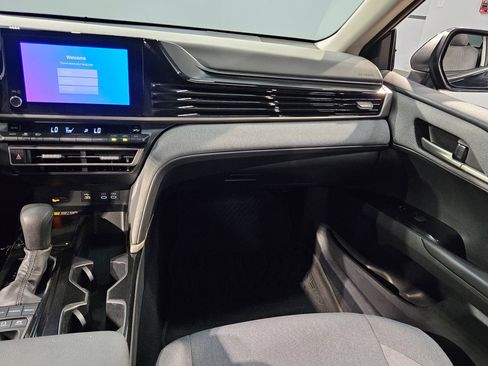 Used 2025 Toyota Camry LE FWD image 11