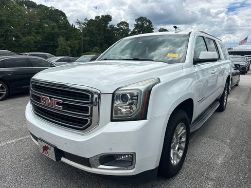 Used 2017 GMC Yukon XL SLT AWD/4WD image 3