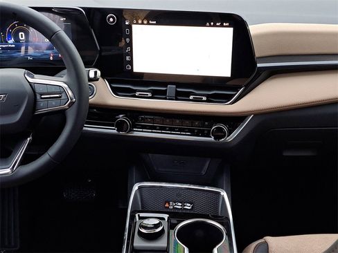 New 2026 Chevrolet Equinox ACTIV w/ Convenience Package III image 24