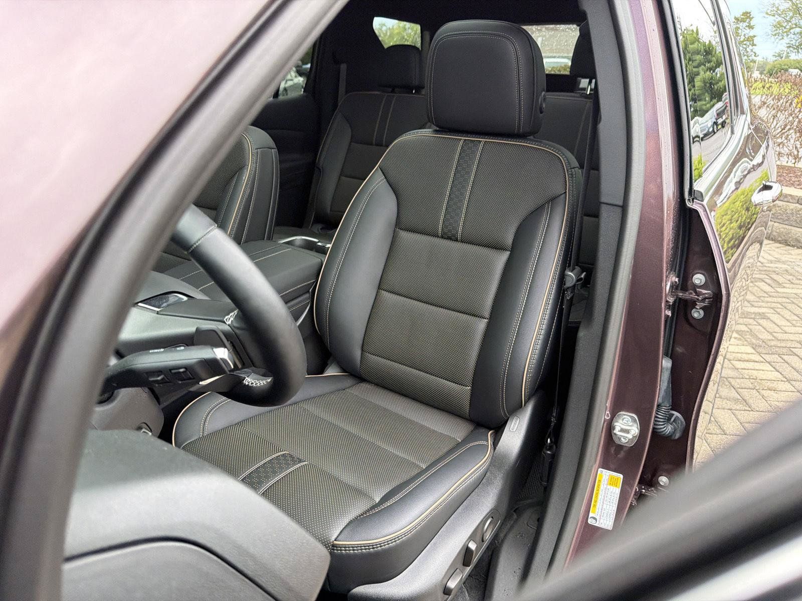 Used 2026 Chevrolet Traverse High Country w/ LPO, Floor Liner Package AWD/4WD image 16