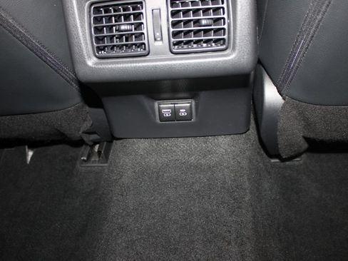 Used 2025 Toyota Camry SE FWD image 33
