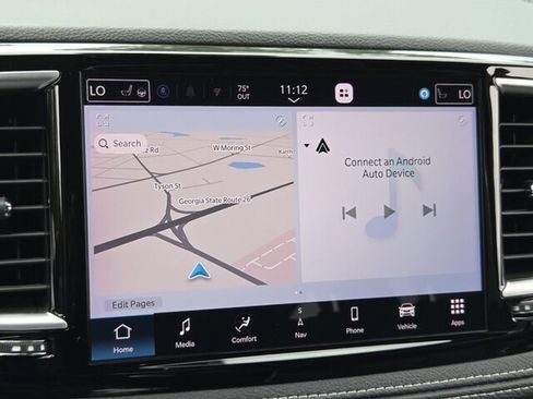 Used 2024 Chrysler Pacifica Limited w/ Uconnect Theater Family Group FWD image 22