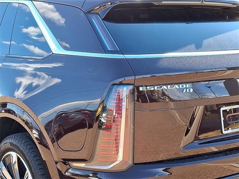 New 2025 Cadillac Escalade IQ Luxury 1 image 10