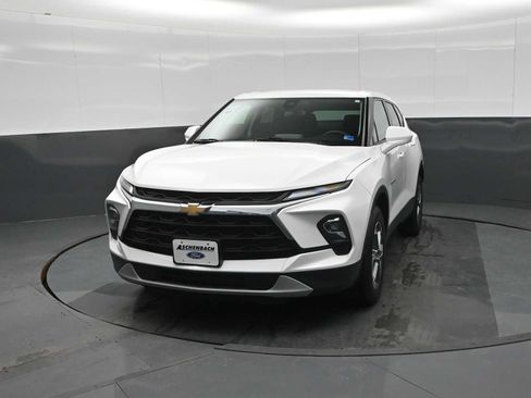 Used 2023 Chevrolet Blazer LT AWD/4WD image 3