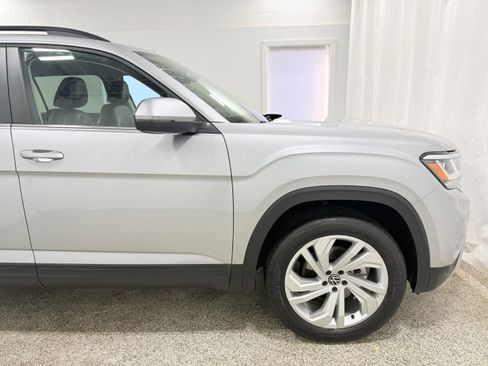 Used 2023 Volkswagen Atlas SE image 8