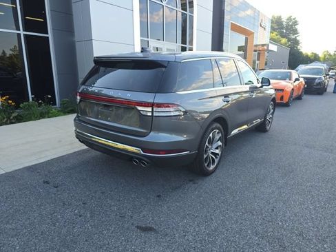 Used 2025 Lincoln Aviator Reserve w/ Illumination Package AWD/4WD image 6
