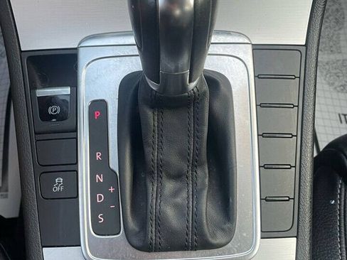 Used 2014 Volkswagen CC Sport FWD image 36