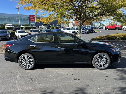 New 2025 Nissan Altima 2.5 SL image 7